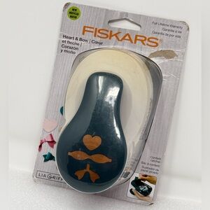 Fiskars 3D Heart & Bow Craft Punch - New in Package